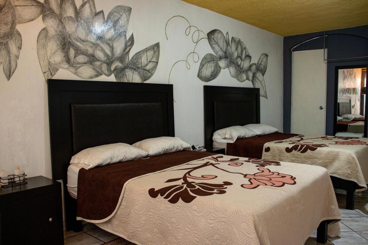 Hotel Boutique Charlotte Arandas Exterior photo